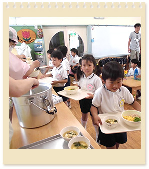 交流会　給食